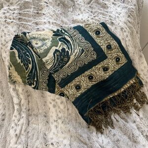 Elegant Green and Cream Scarf